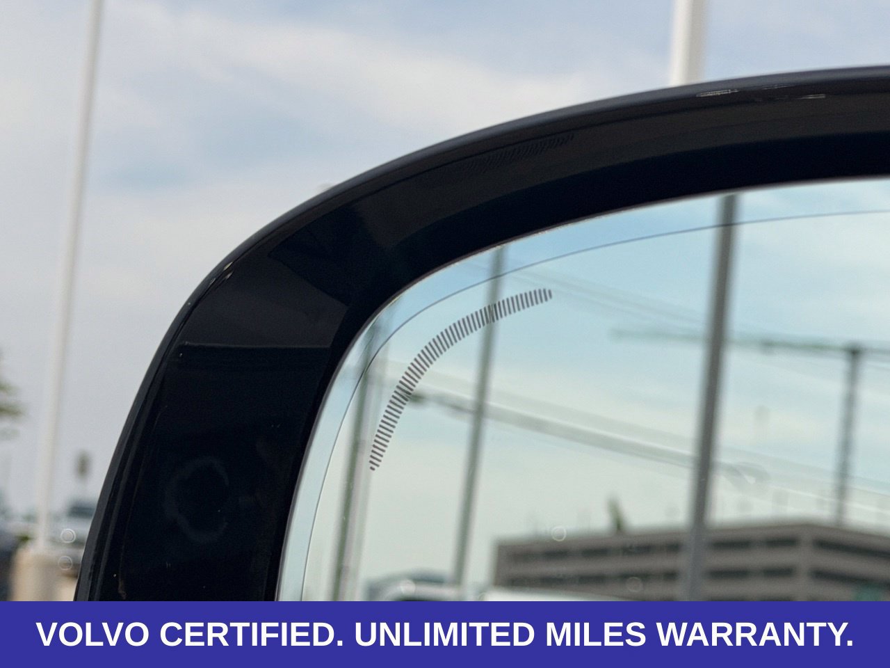 Certified 2025 Volvo XC60 B5 Plus AWD/4WD image 15