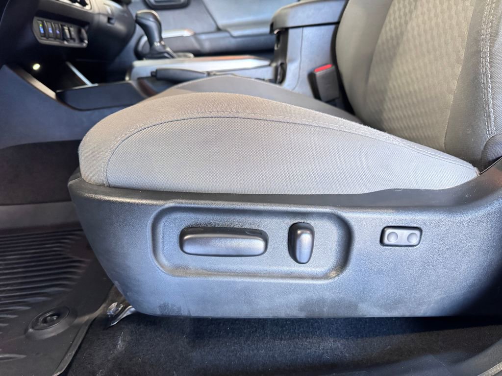 Used 2023 Toyota Tacoma SR5 AWD/4WD image 24
