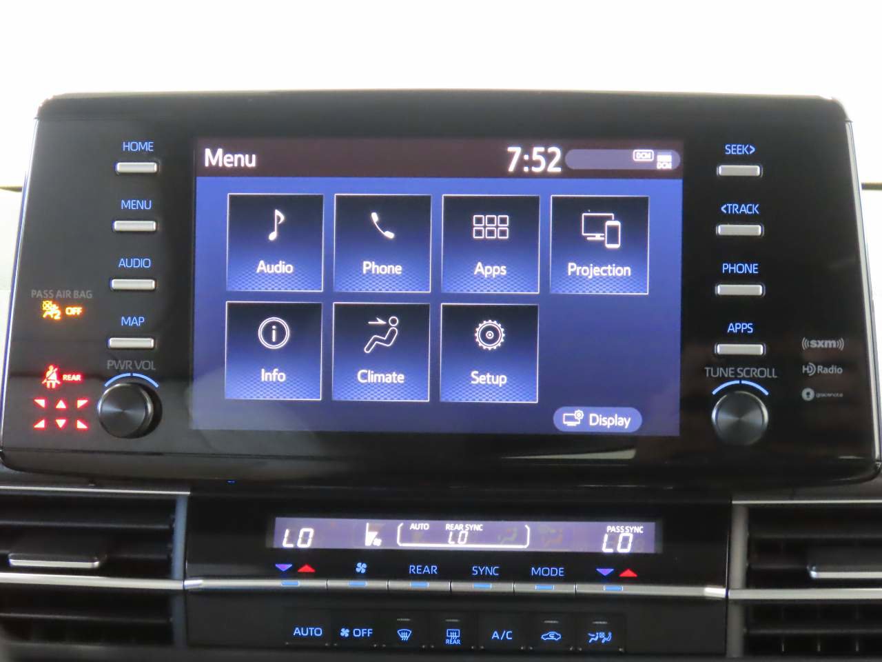 Used 2023 Toyota Sienna LE FWD image 12