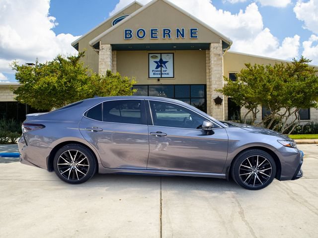 Used 2024 Toyota Camry SE FWD image 6