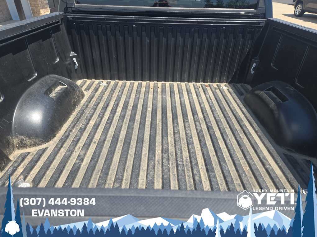 Used 2025 Toyota Tundra Limited AWD/4WD image 5