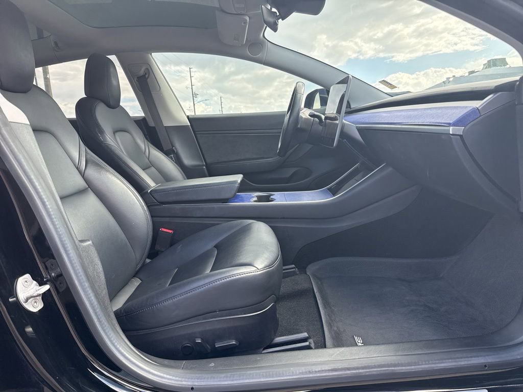 Used 2018 Tesla Model 3 Mid Range image 10