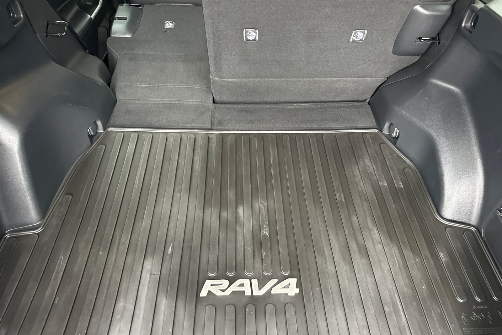 Used 2023 Toyota RAV4 LE AWD/4WD image 16