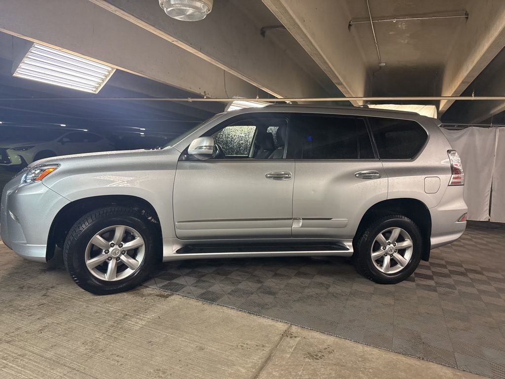 Used 2015 Lexus GX 460 image 4