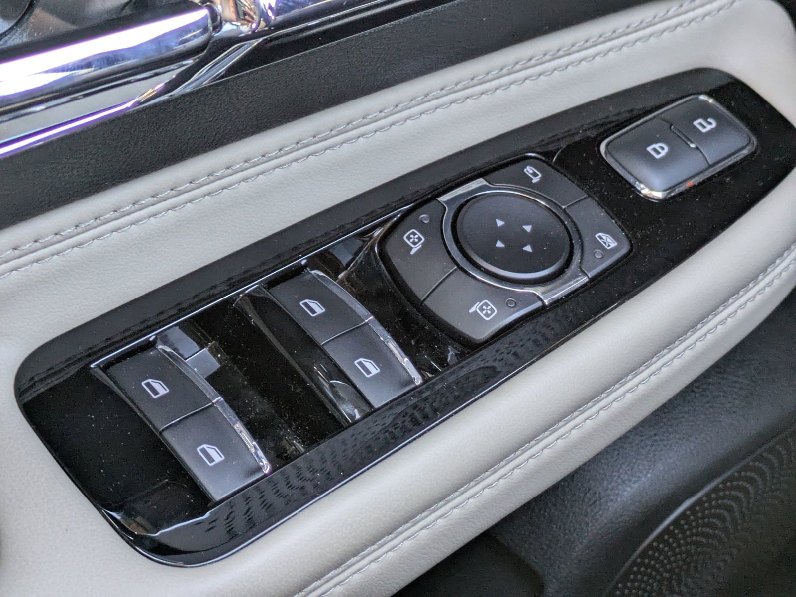 Certified 2025 Lincoln Corsair FWD w/ Equipment Group 101A image 26