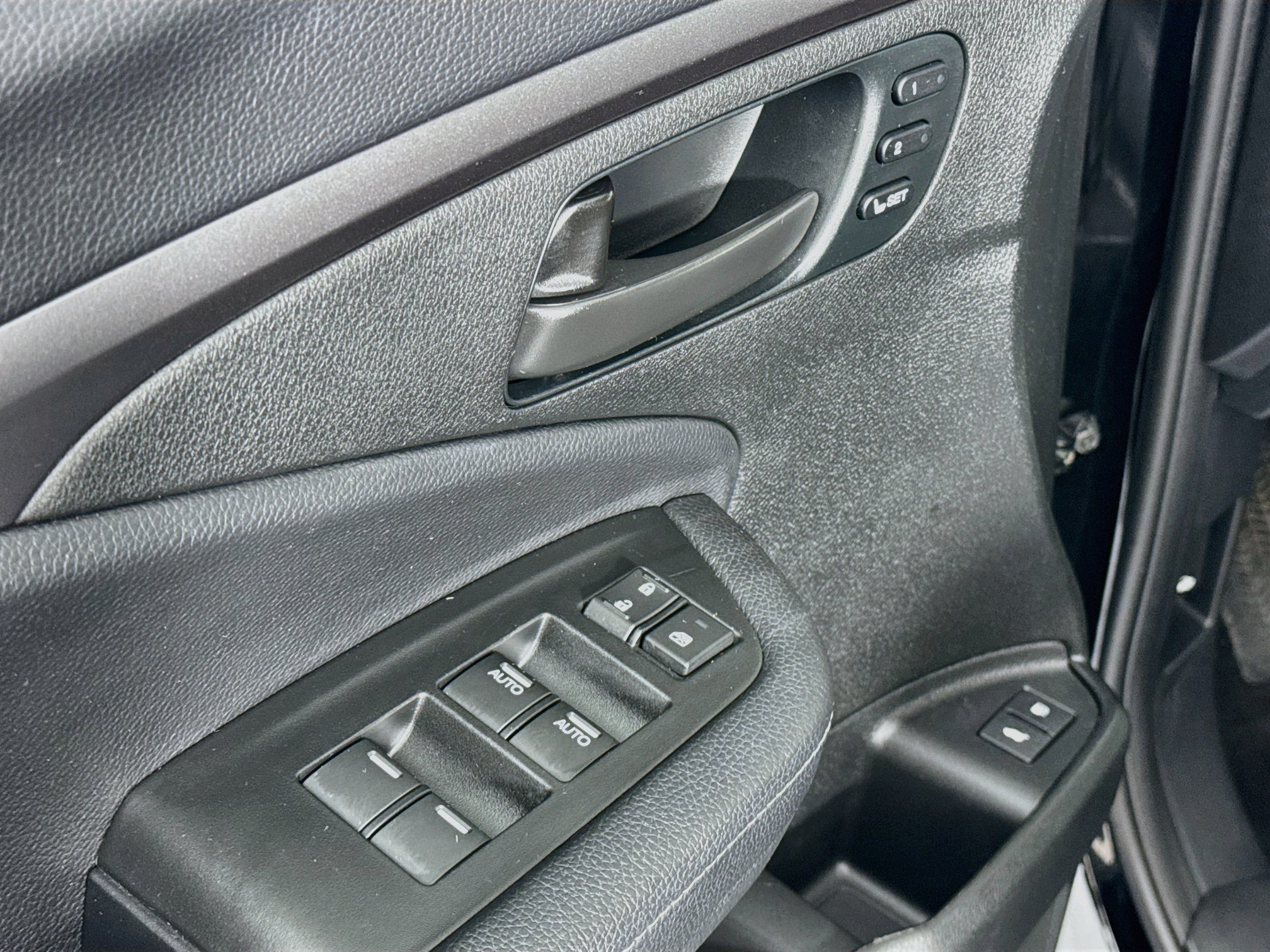 Certified 2023 Honda Passport EX-L image 17