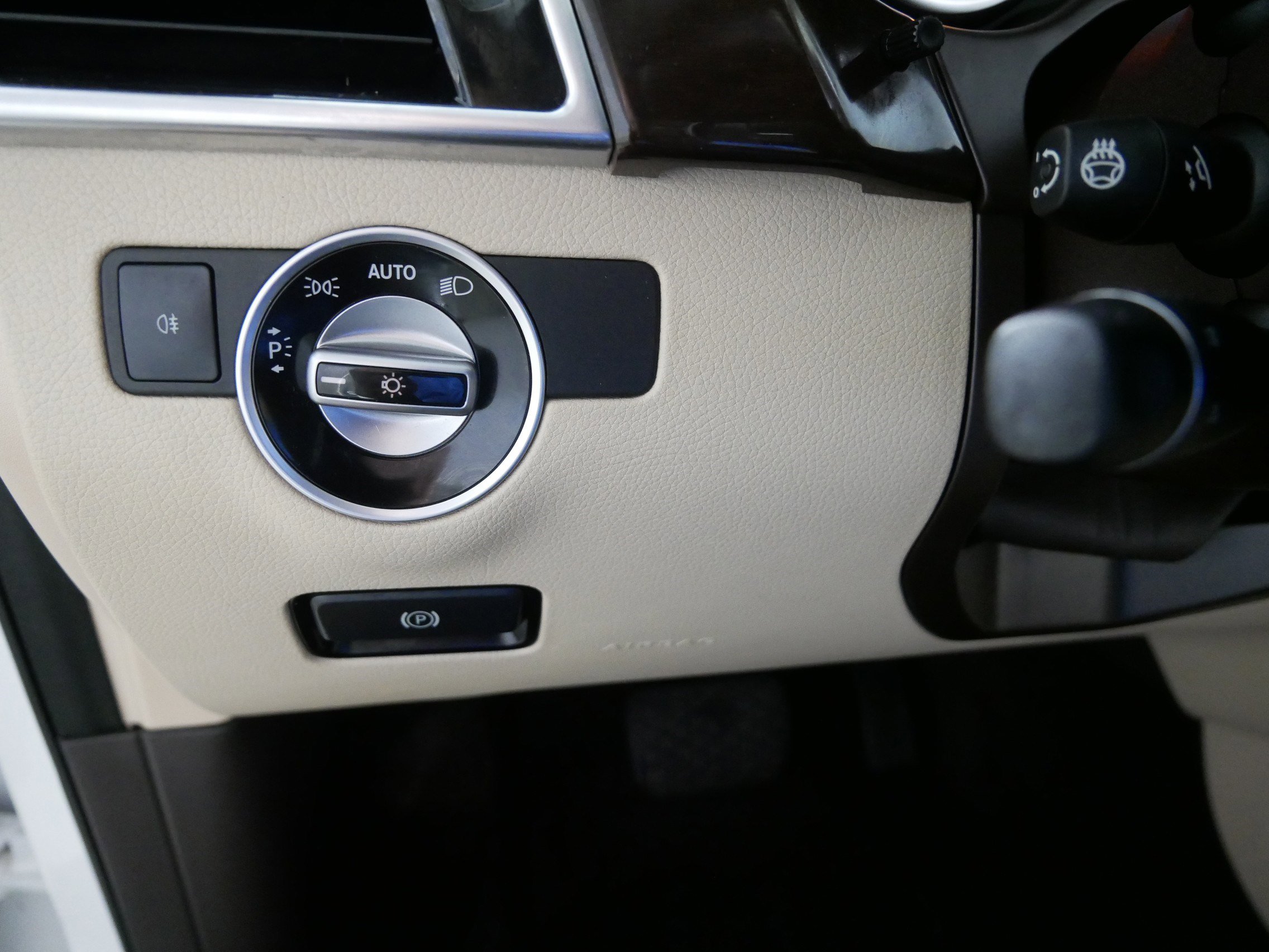 Used 2018 Mercedes-Benz GLS 450 4MATIC image 26