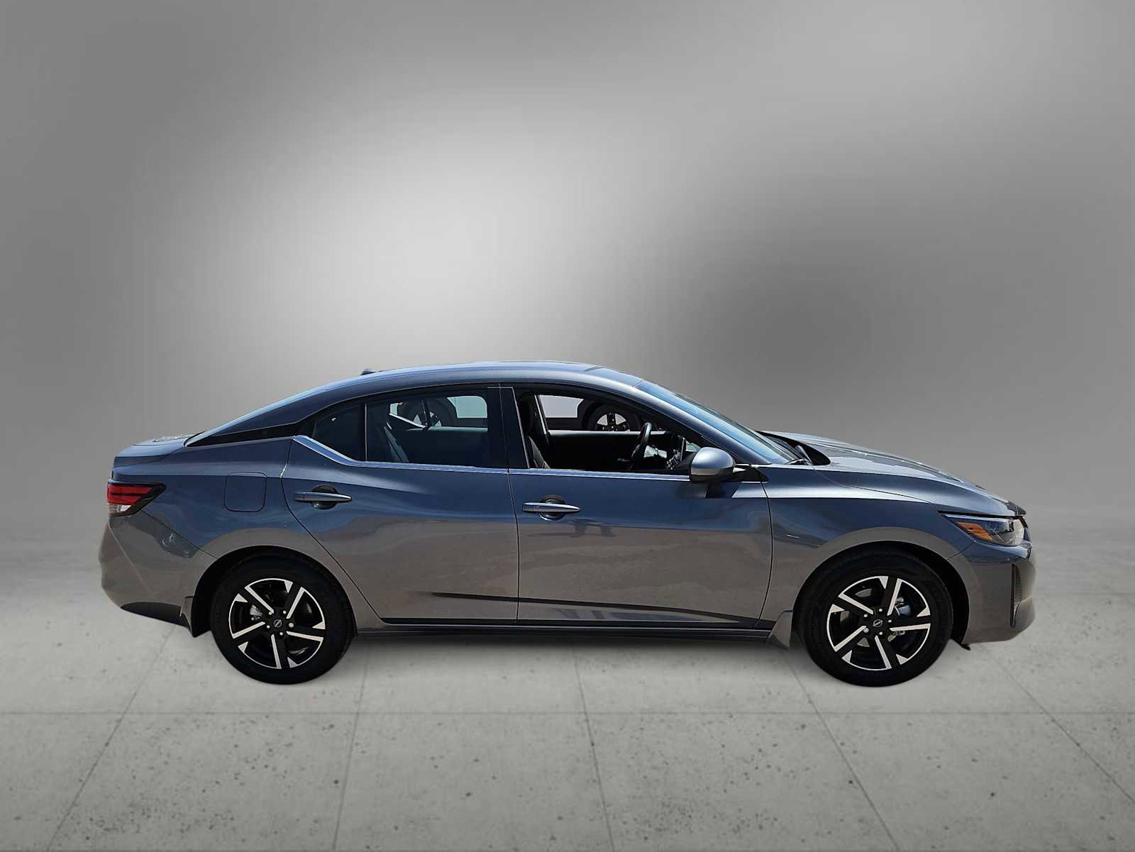 Used 2025 Nissan Sentra SV FWD image 9