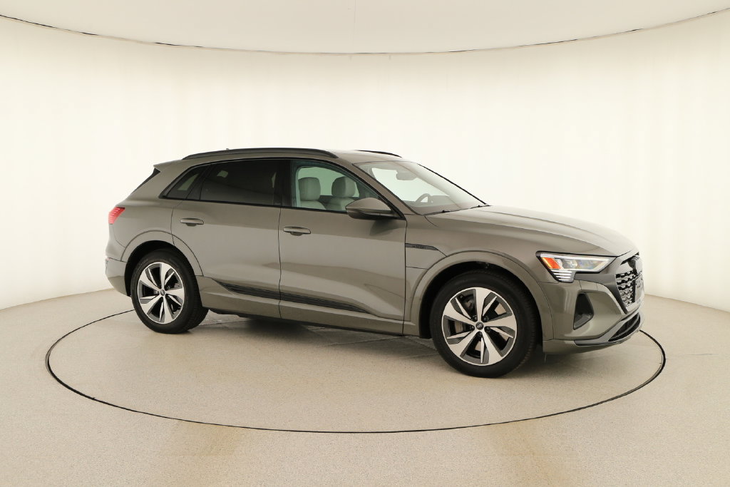 Certified 2024 Audi Q8 e-tron Premium Plus AWD/4WD image 9