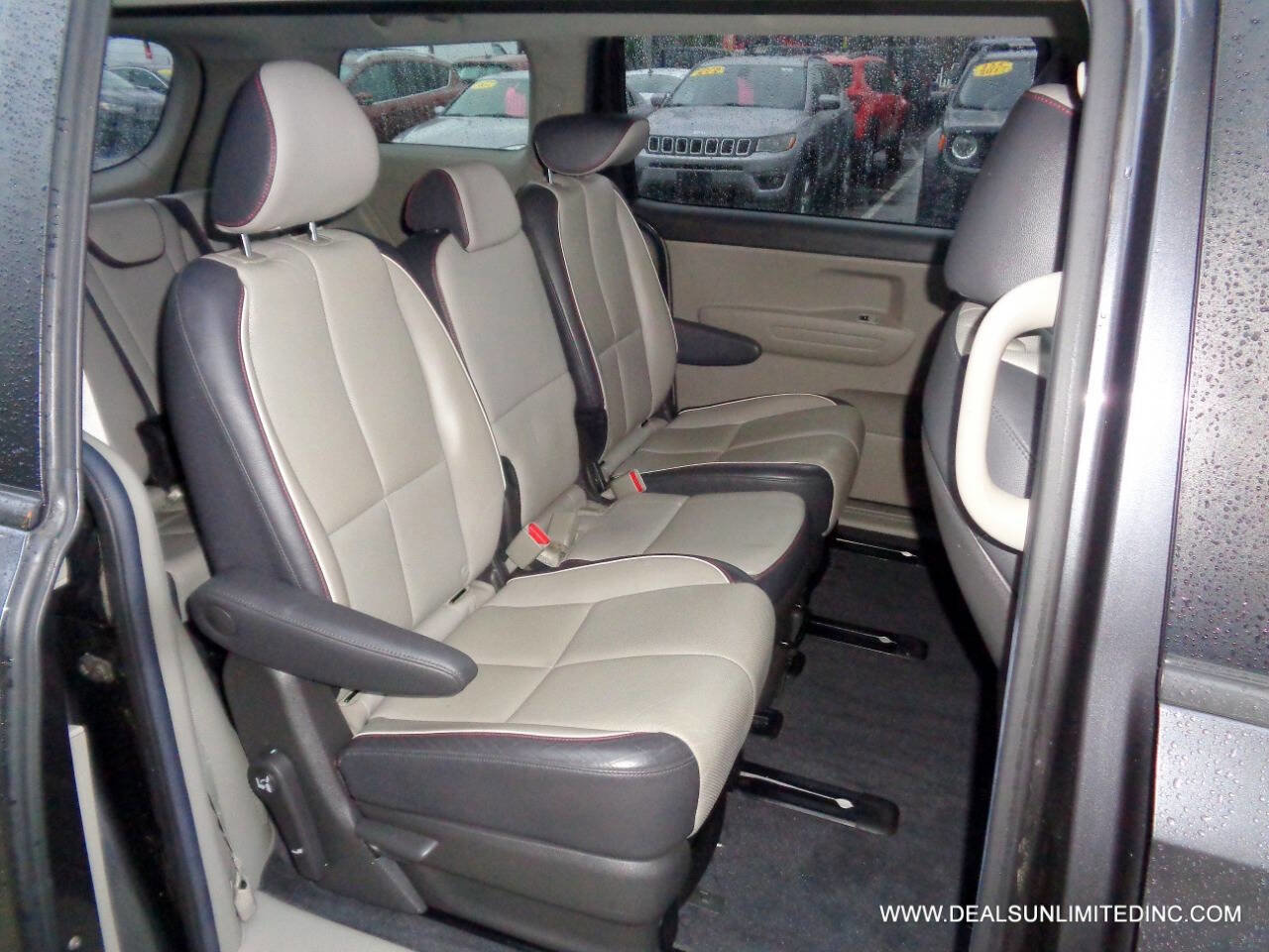 Used 2016 Kia Sedona LX w/ LX Essentials Premium Package image 21