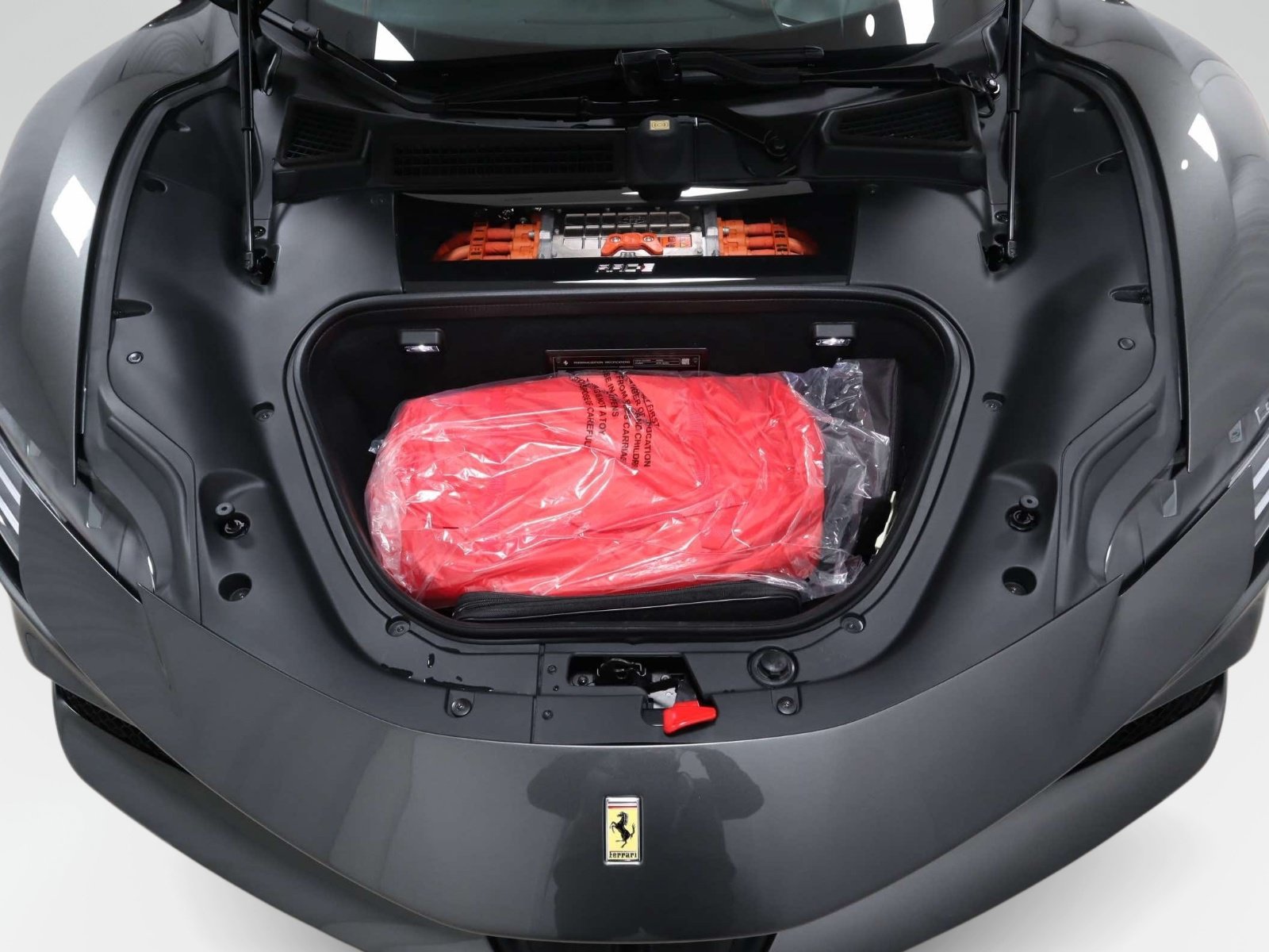 Certified 2025 Ferrari SF90 Spider AWD/4WD image 20