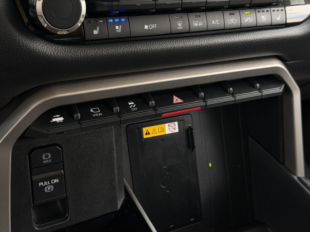 Used 2024 Toyota Tundra Limited AWD/4WD image 22