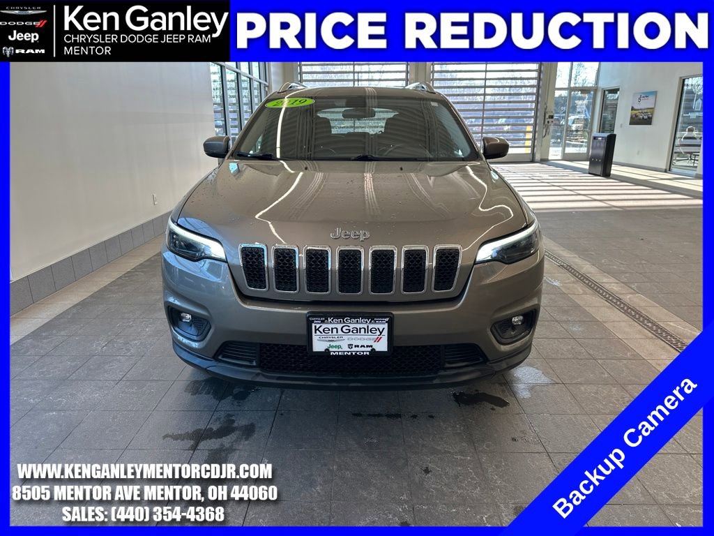 Used 2019 Jeep Cherokee Latitude Plus w/ Cold Weather Group image 2