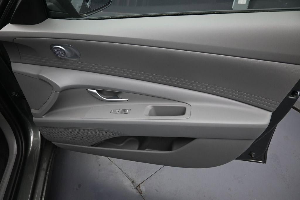New 2026 Hyundai Elantra SE FWD image 31