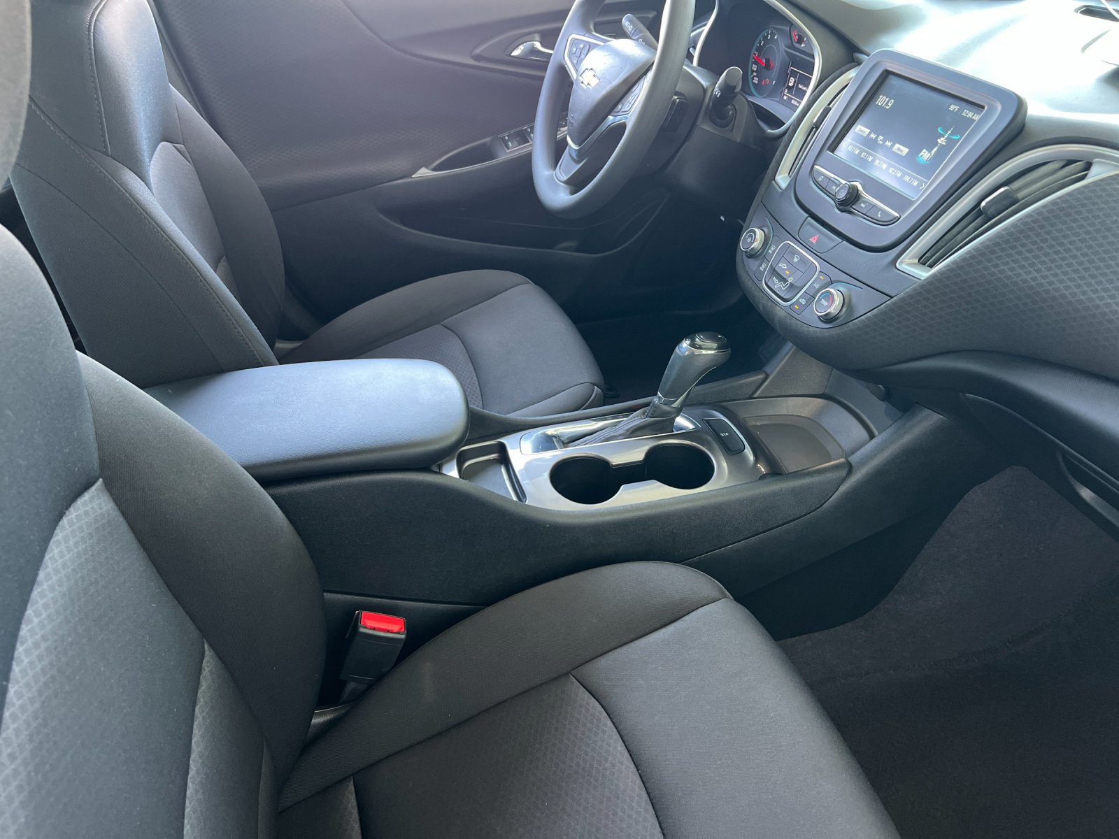 Used 2018 Chevrolet Malibu LS FWD image 15
