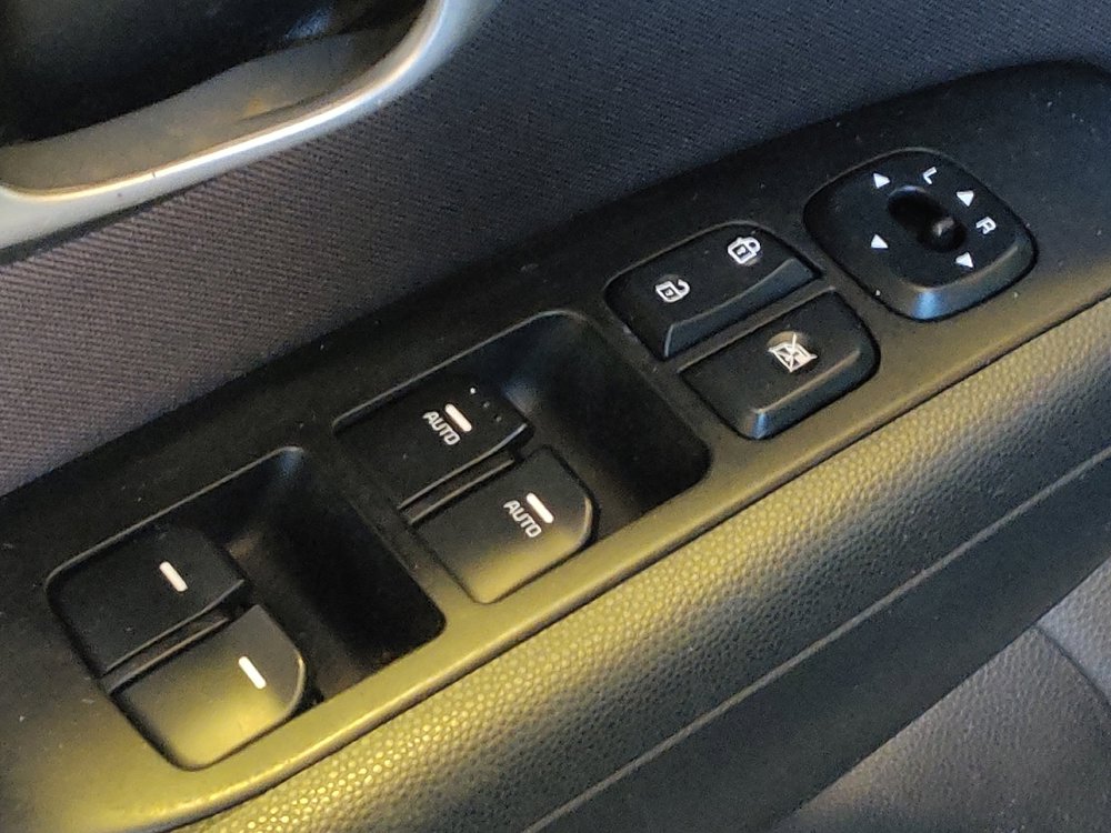 Used 2015 Kia Soul + FWD image 27