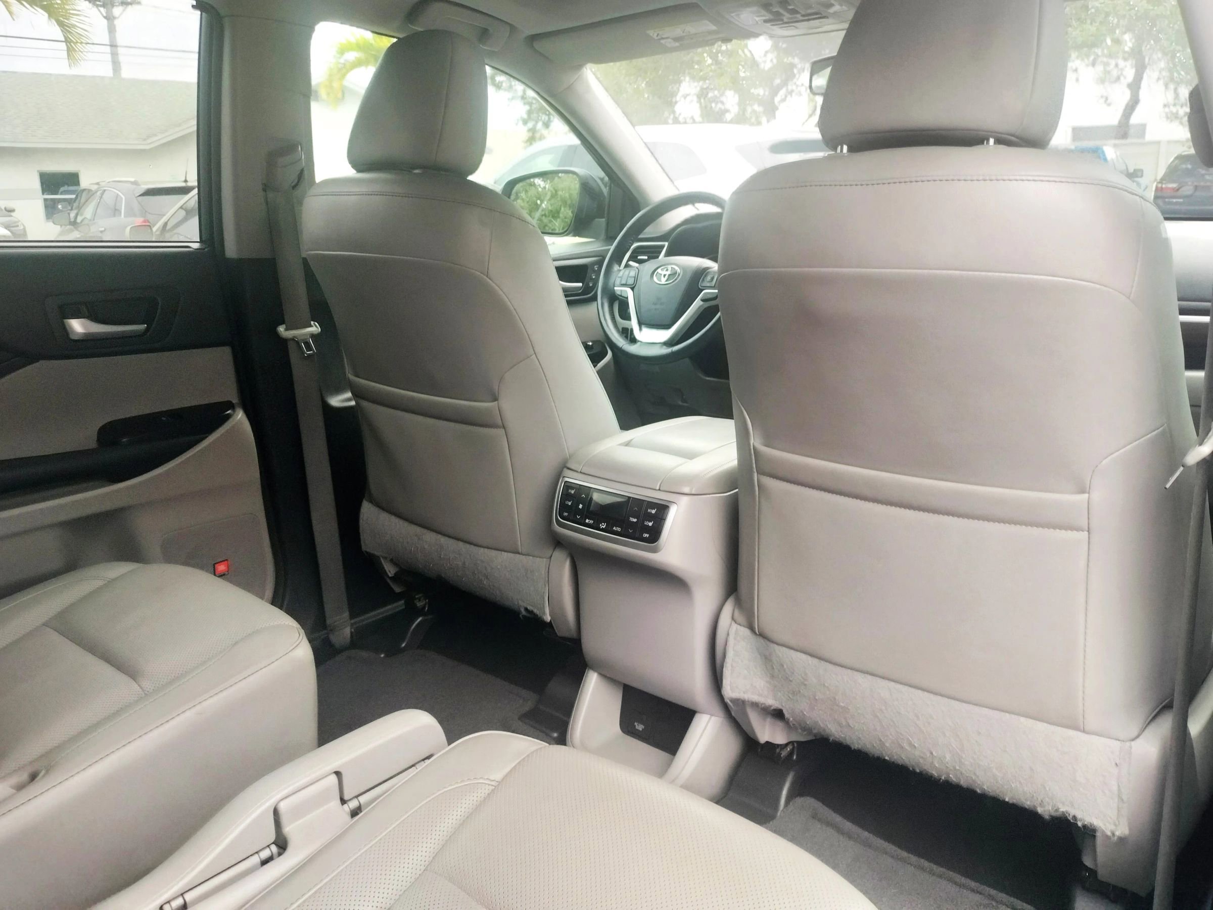 Used 2016 Toyota Highlander Limited Platinum image 26