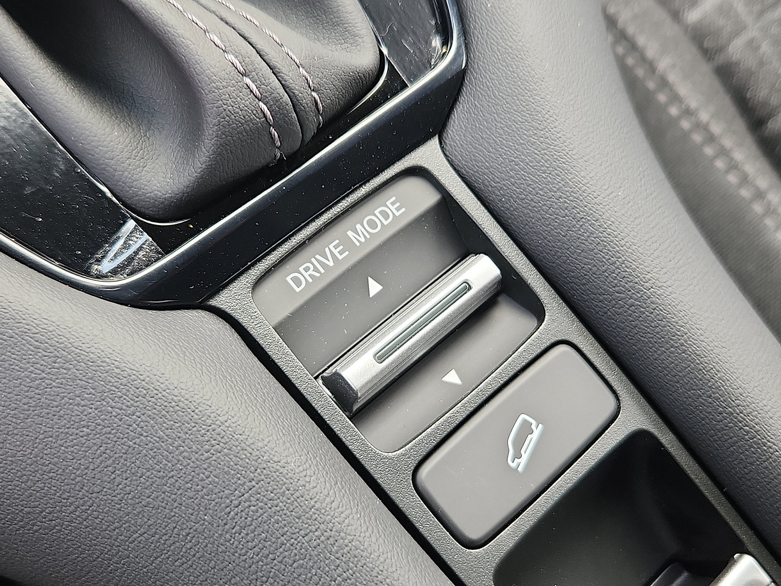 New 2027 Honda HR-V LX image 15