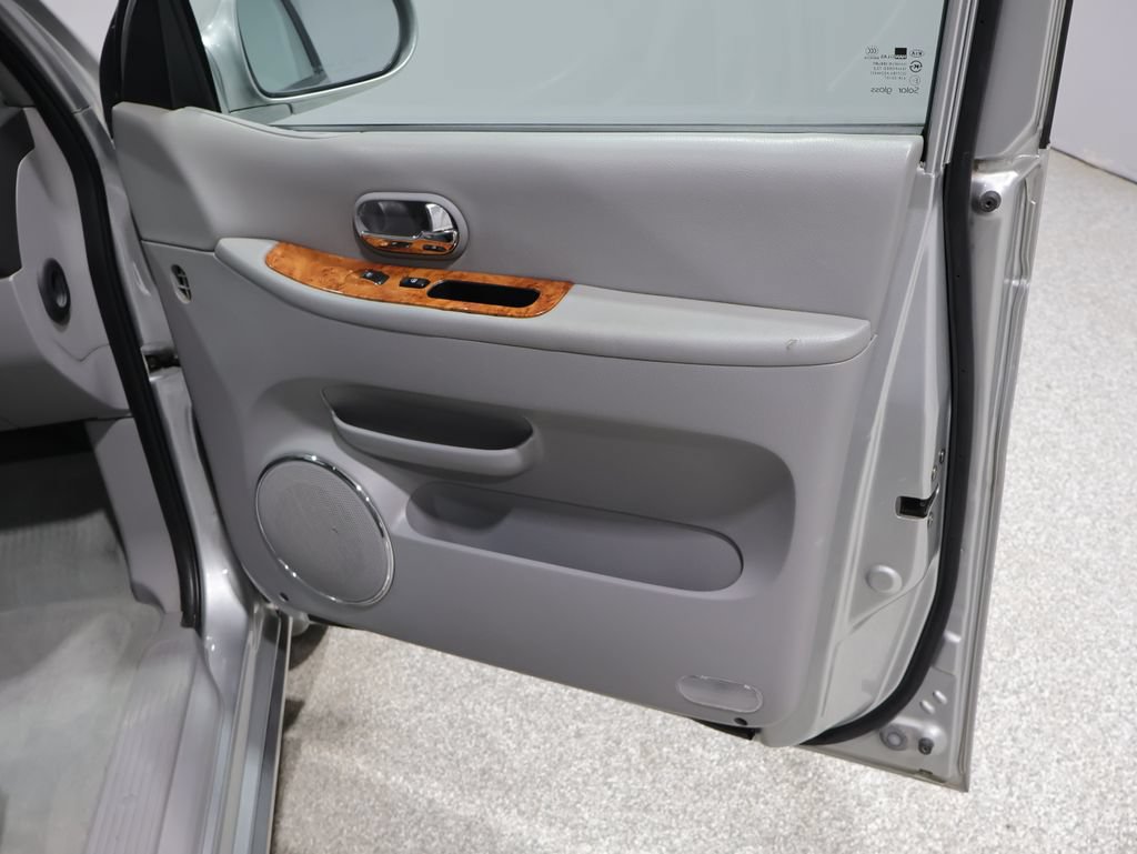 Used 2004 Kia Sedona LX FWD image 20