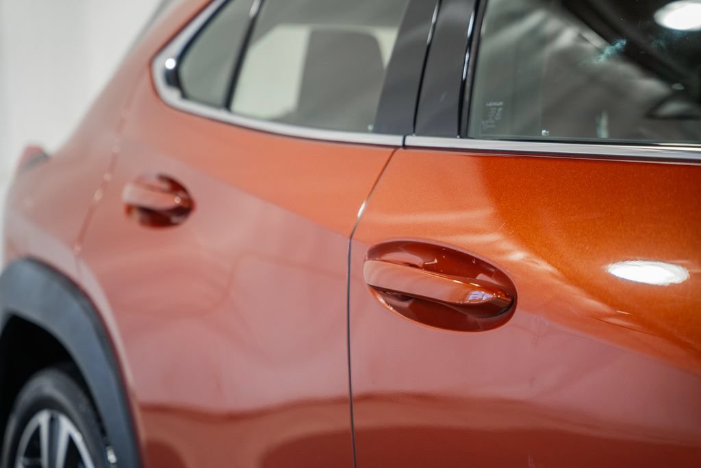 Used 2019 Lexus UX 200 w/ Premium Package FWD image 14