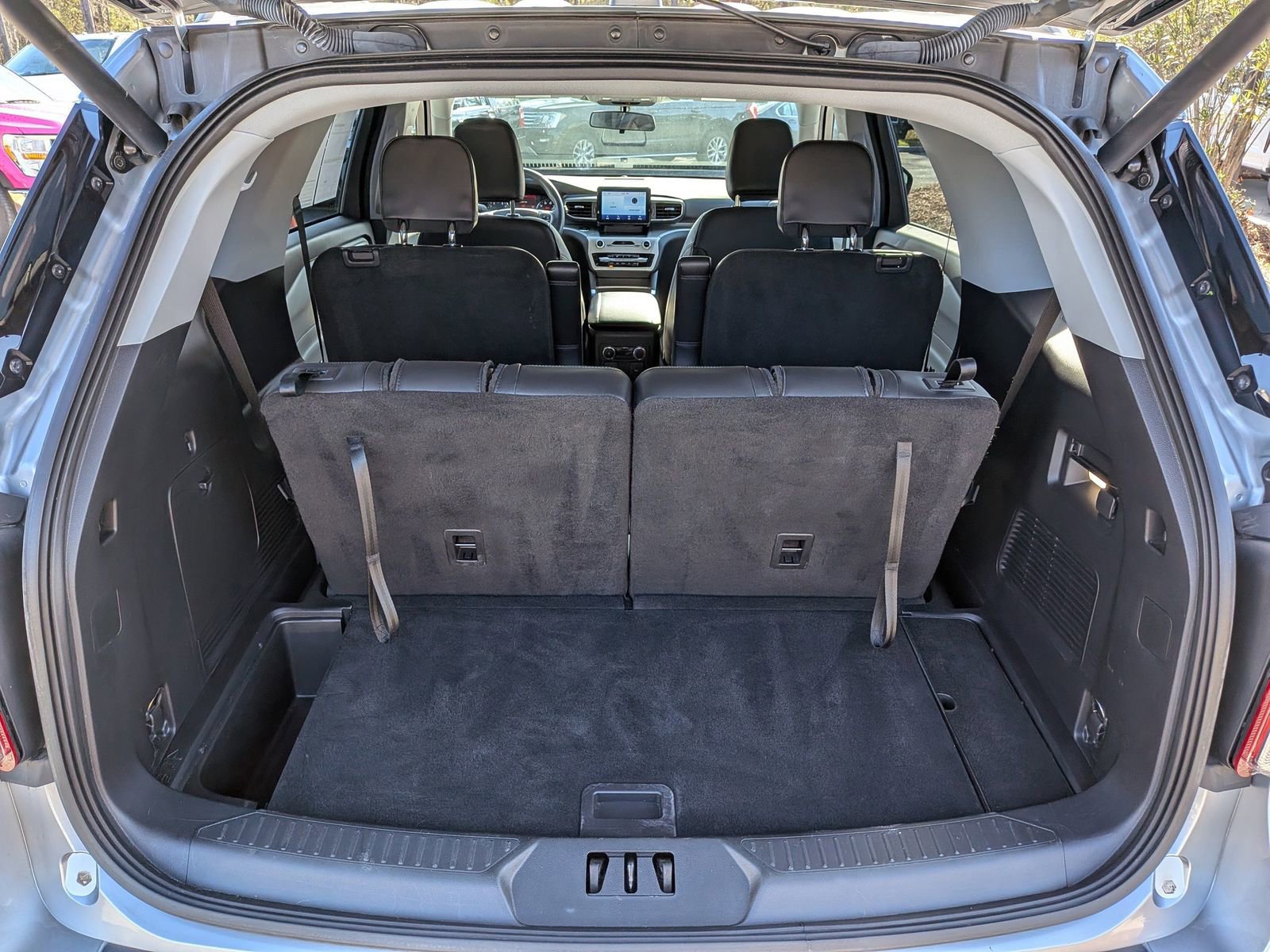 Certified 2022 Ford Explorer XLT w/ Equipment Group 202A image 14