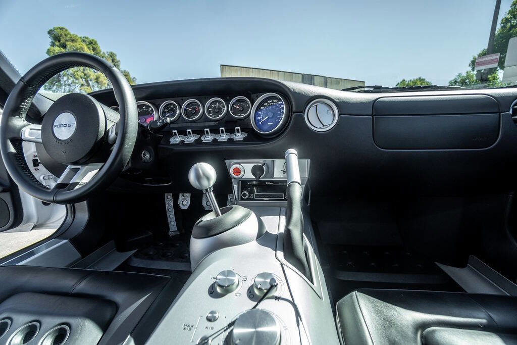 Used 2005 Ford GT image 86
