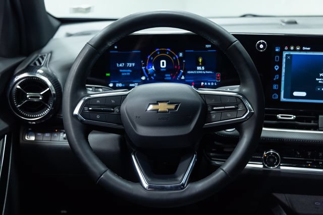 Used 2025 Chevrolet Equinox LT AWD/4WD image 13