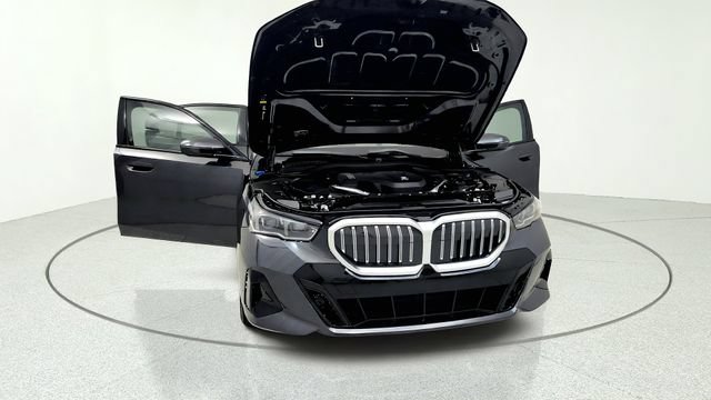 Used 2026 BMW 530i w/ M Sport Package RWD image 12