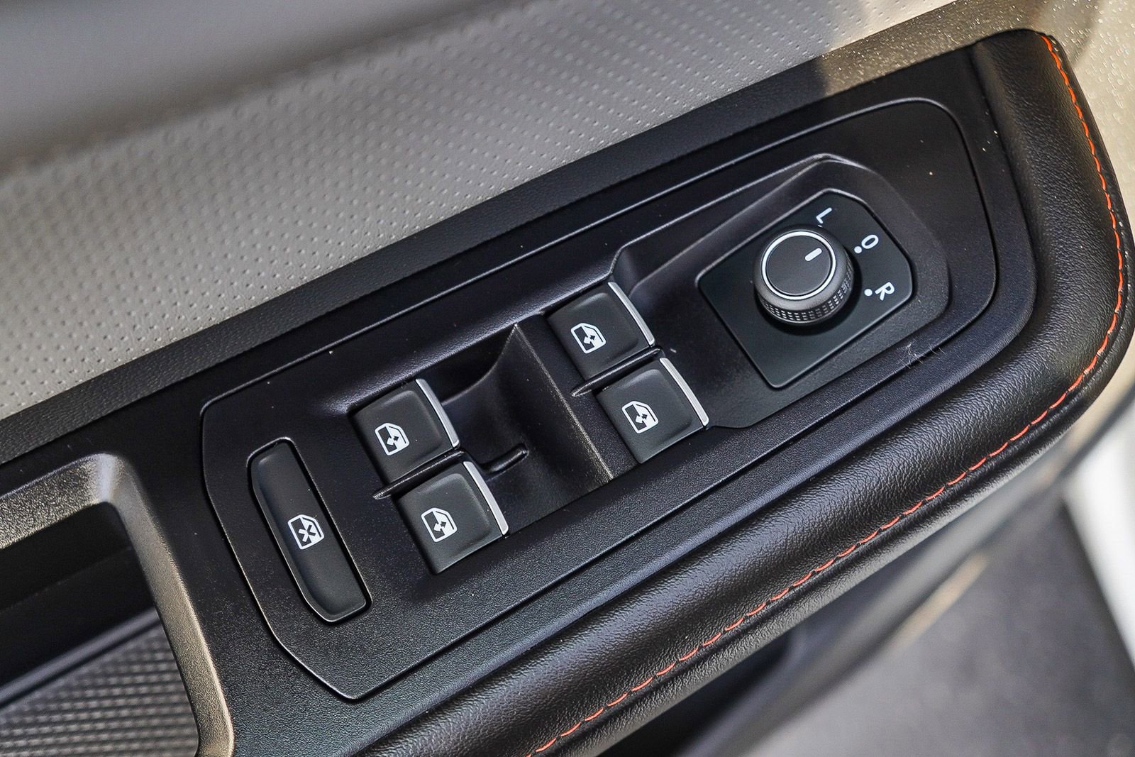 Used 2024 Volkswagen Atlas Peak Edition SEL AWD/4WD image 27