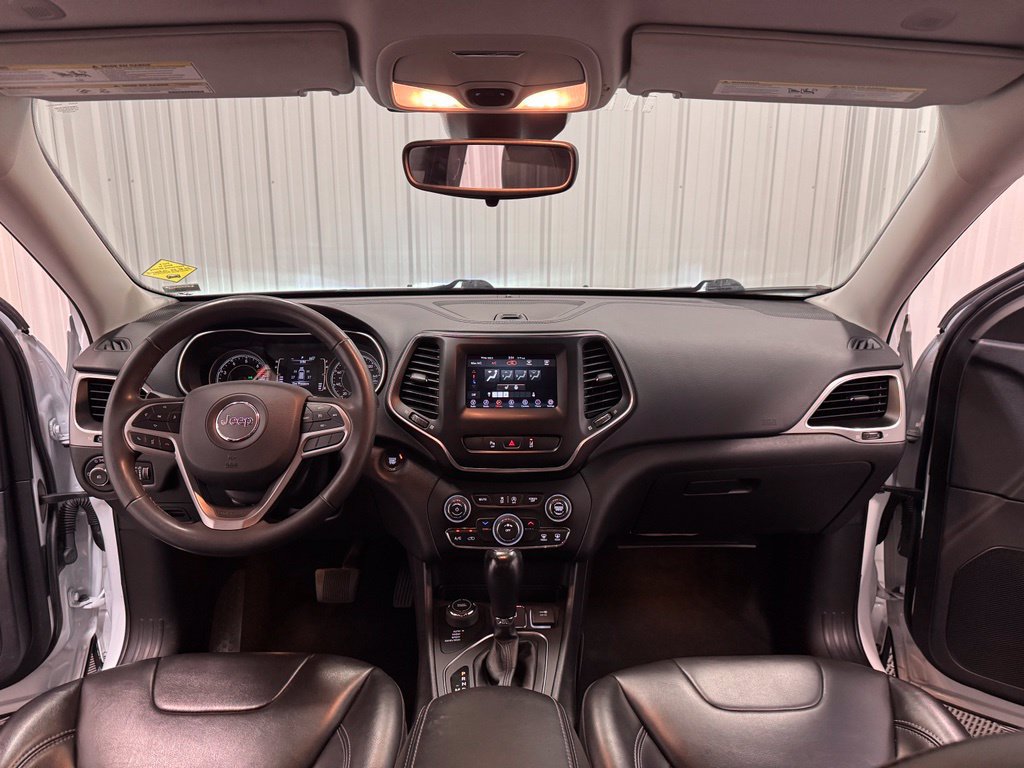 Used 2021 Jeep Cherokee Latitude Plus AWD/4WD image 31
