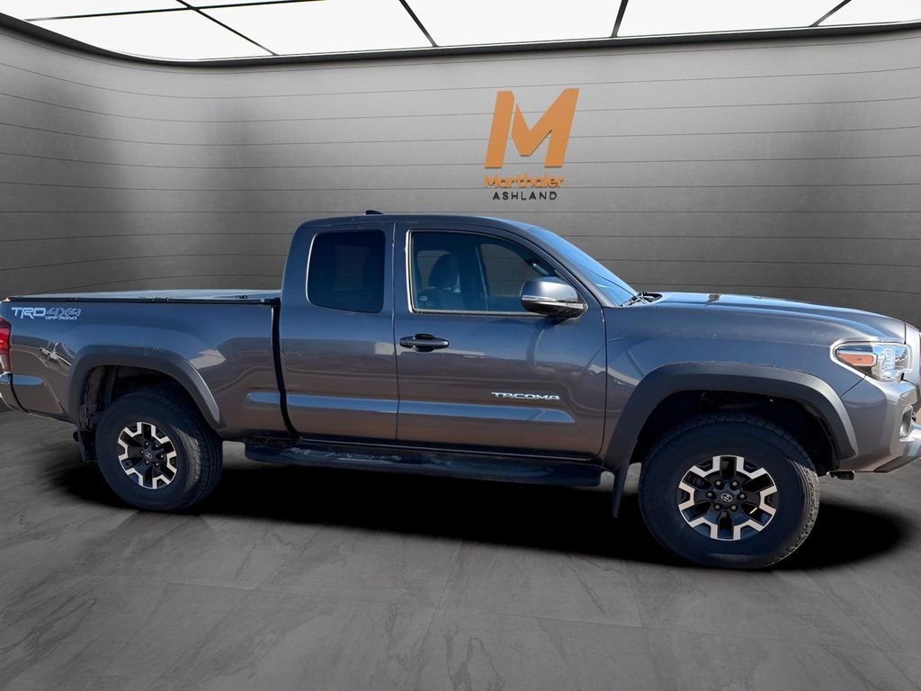 Used 2018 Toyota Tacoma TRD Off-Road w/ Technology Package image 6