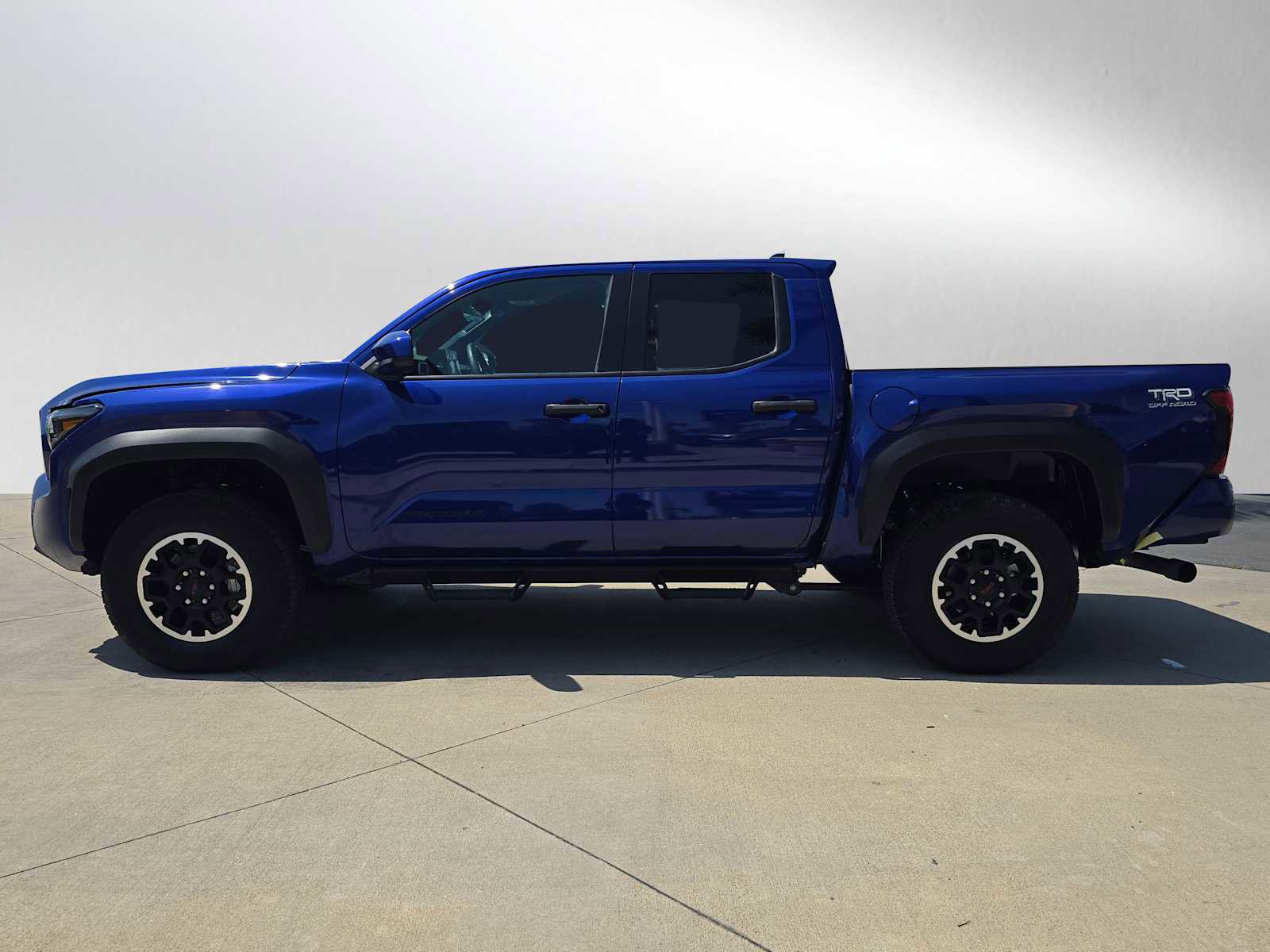Certified 2025 Toyota Tacoma TRD Off-Road AWD/4WD image 6