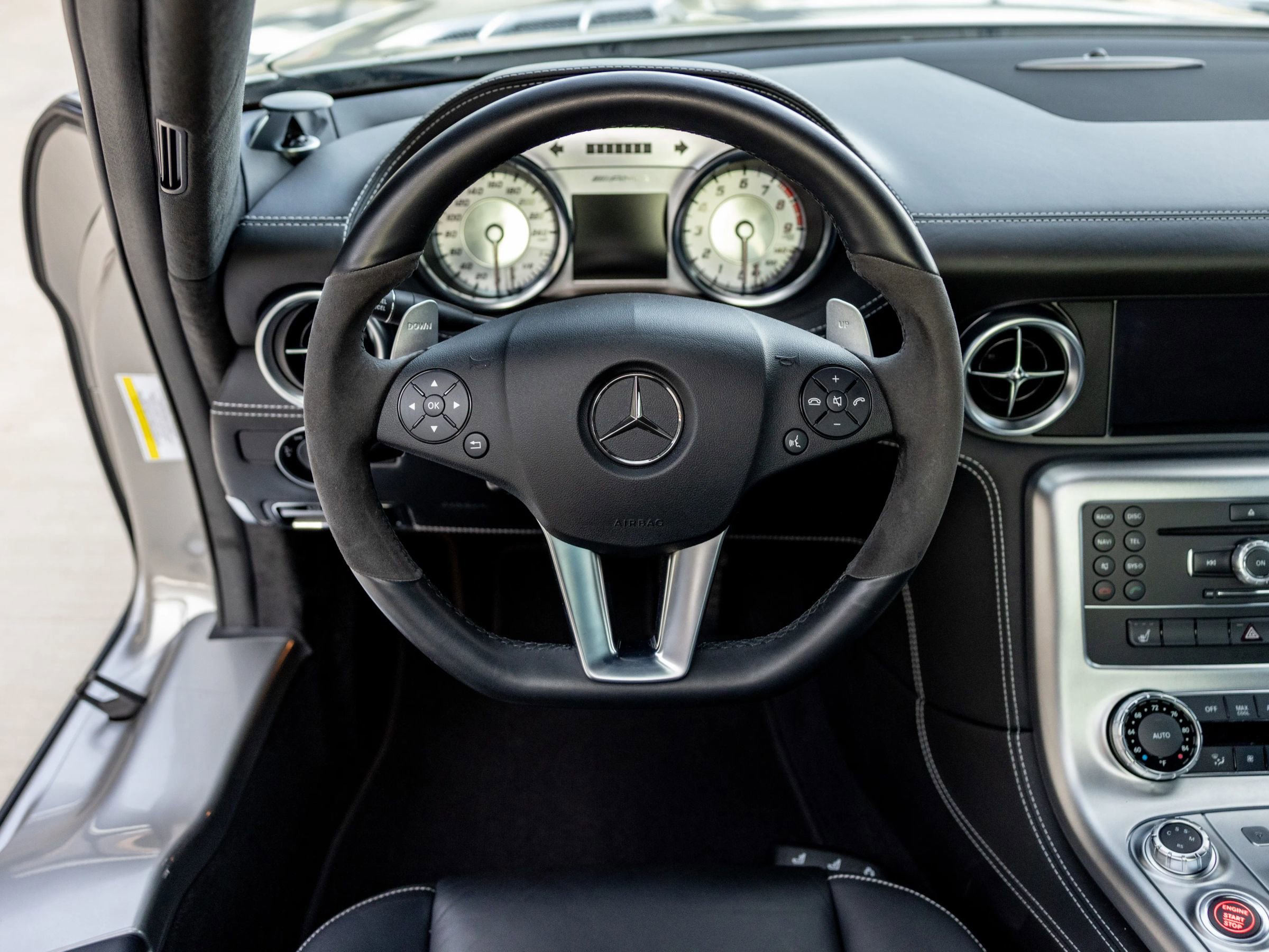 Used 2011 Mercedes-Benz SLS AMG Coupe image 17
