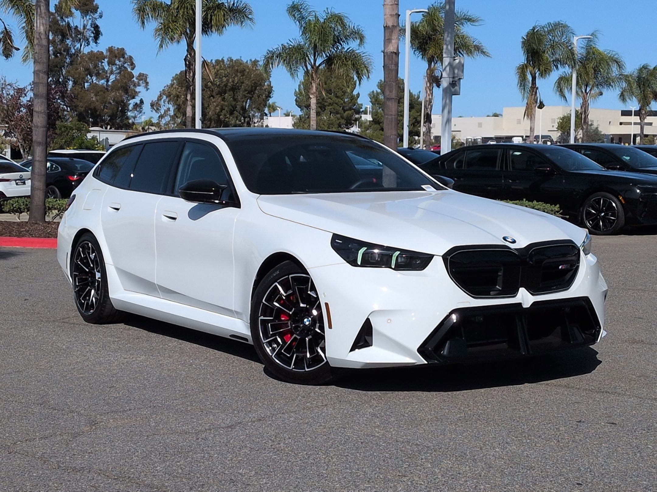 Used 2026 BMW M5 Touring image 2