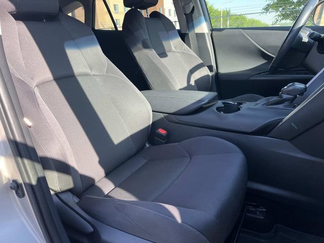 Used 2021 Toyota Venza LE AWD/4WD image 29