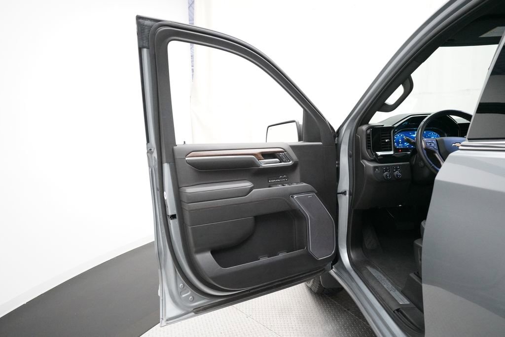 Certified 2023 Chevrolet Silverado 1500 High Country w/ Z71 Off-Road Package AWD/4WD image 26