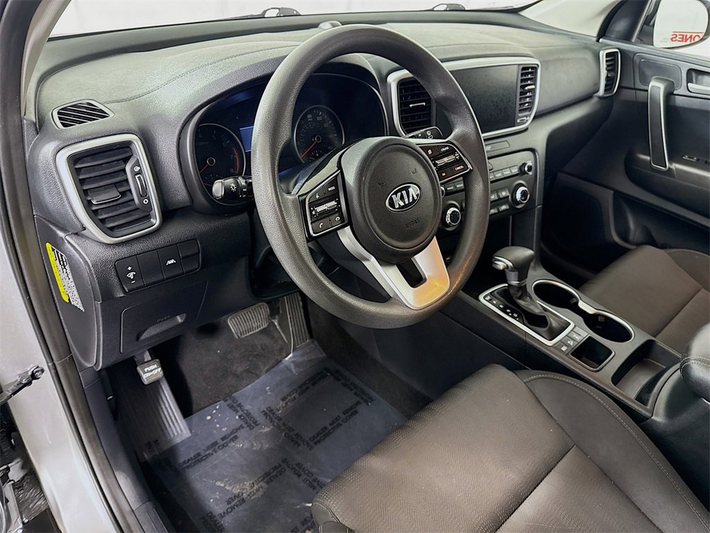 Used 2022 Kia Sportage LX image 17