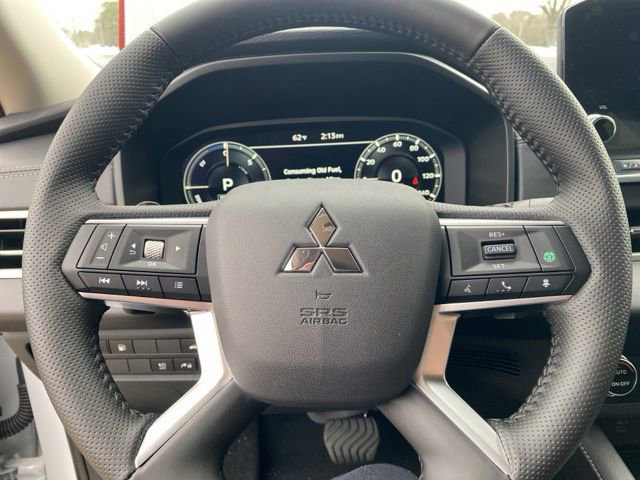 New 2025 Mitsubishi Outlander SE image 23