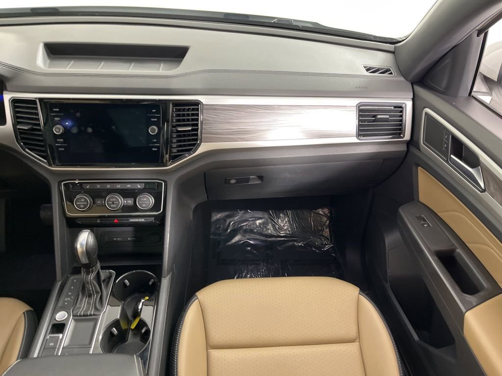 Used 2022 Volkswagen Atlas Cross Sport SE w/ Panoramic Sunroof Package image 19