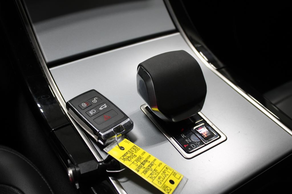 Used 2024 Land Rover Range Rover Velar S image 47