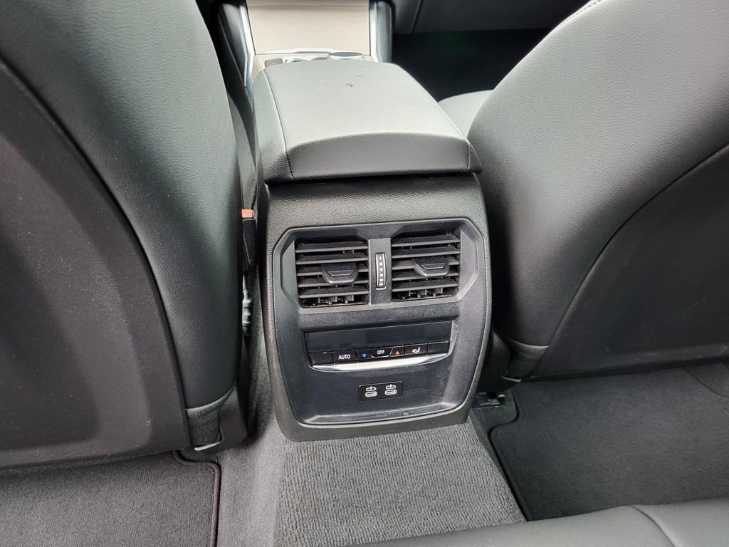 Used 2025 BMW 330i Sedan image 14