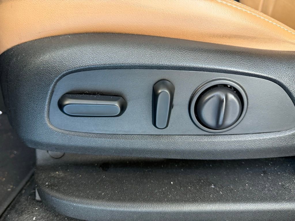 Used 2018 Buick Enclave Premium w/ Experience Buick Package FWD image 21