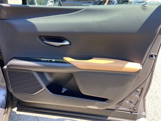 Certified 2025 Lexus UX 300h AWD w/ Accessory Package (Z1) image 27