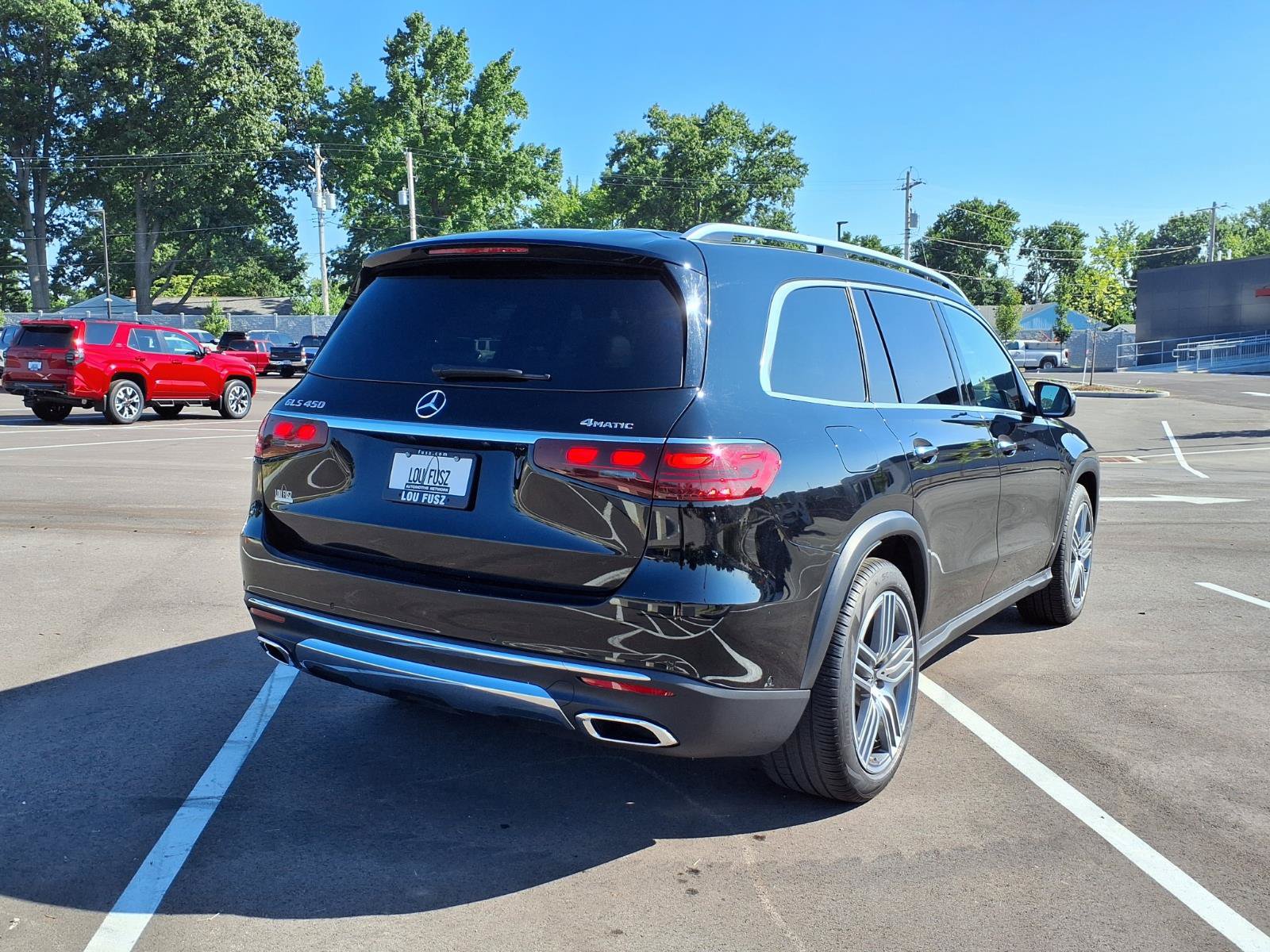 Used 2025 Mercedes-Benz GLS 450 4MATIC image 4