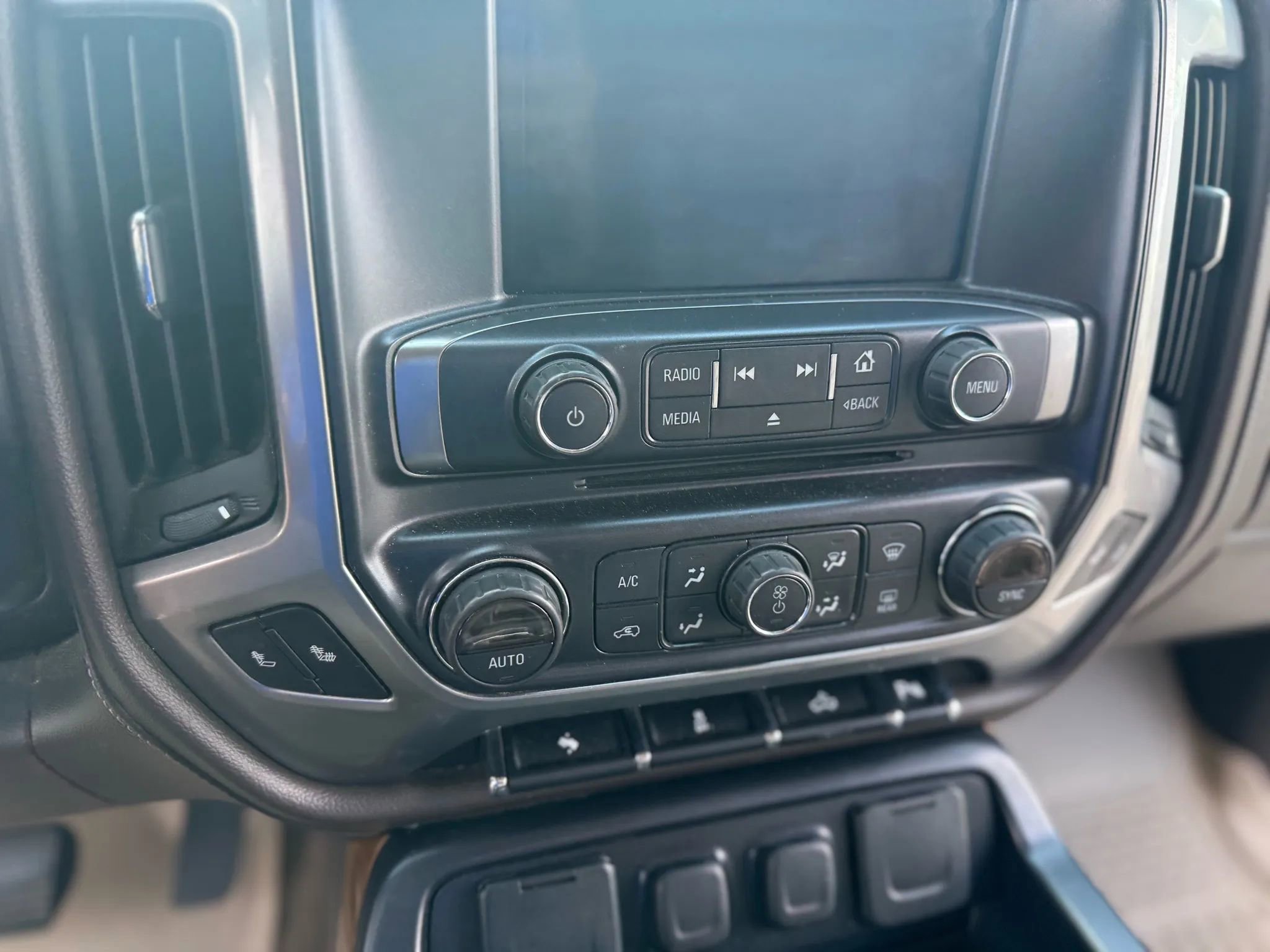 Used 2015 Chevrolet Silverado 2500 LTZ w/ LTZ Plus Package image 29