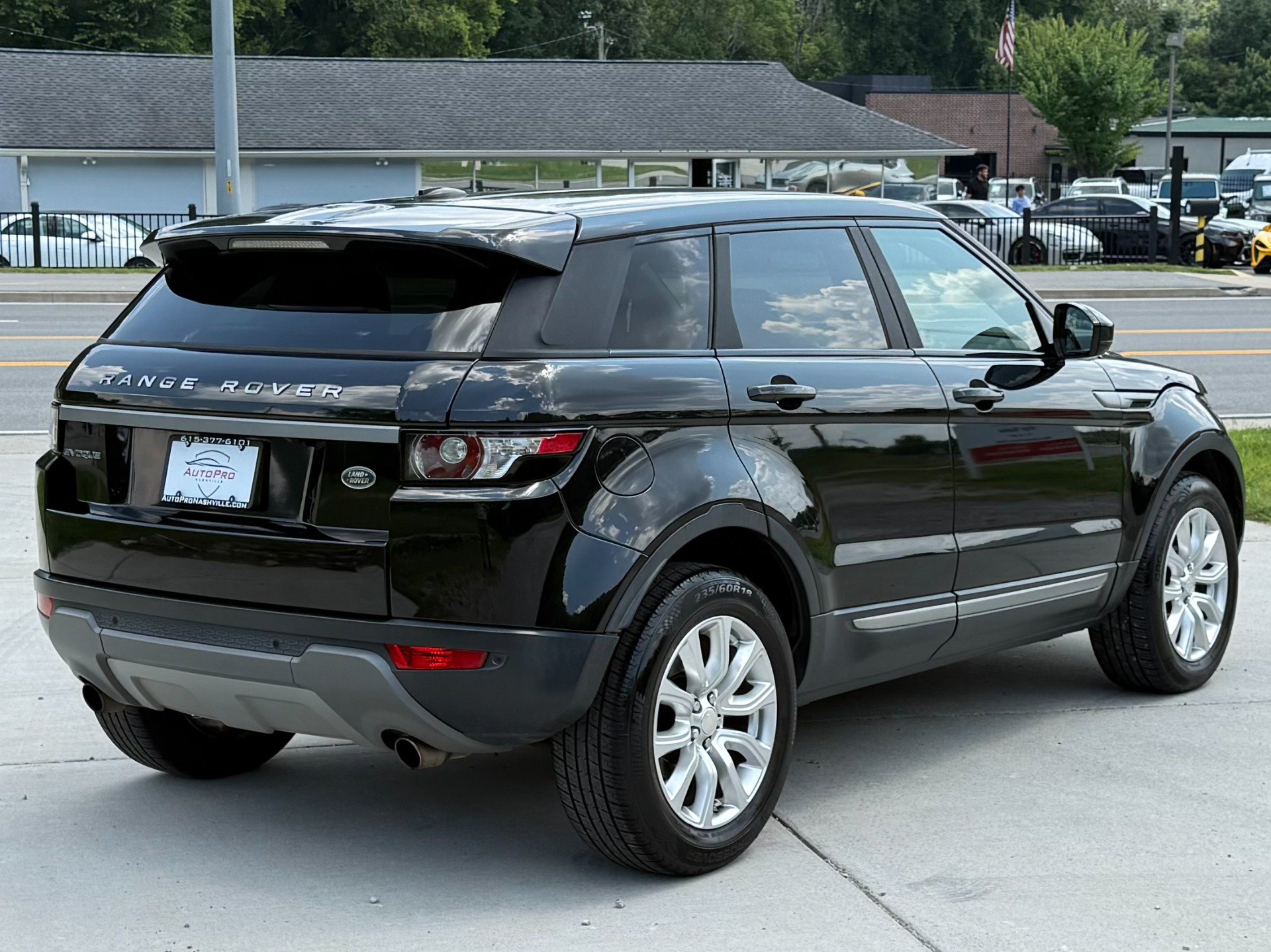 Used 2014 Land Rover Range Rover Evoque Pure AWD/4WD image 3
