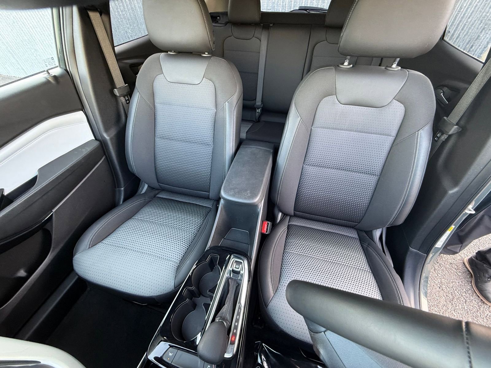 Used 2025 Chevrolet Trax LT w/ LT Convenience Package image 36