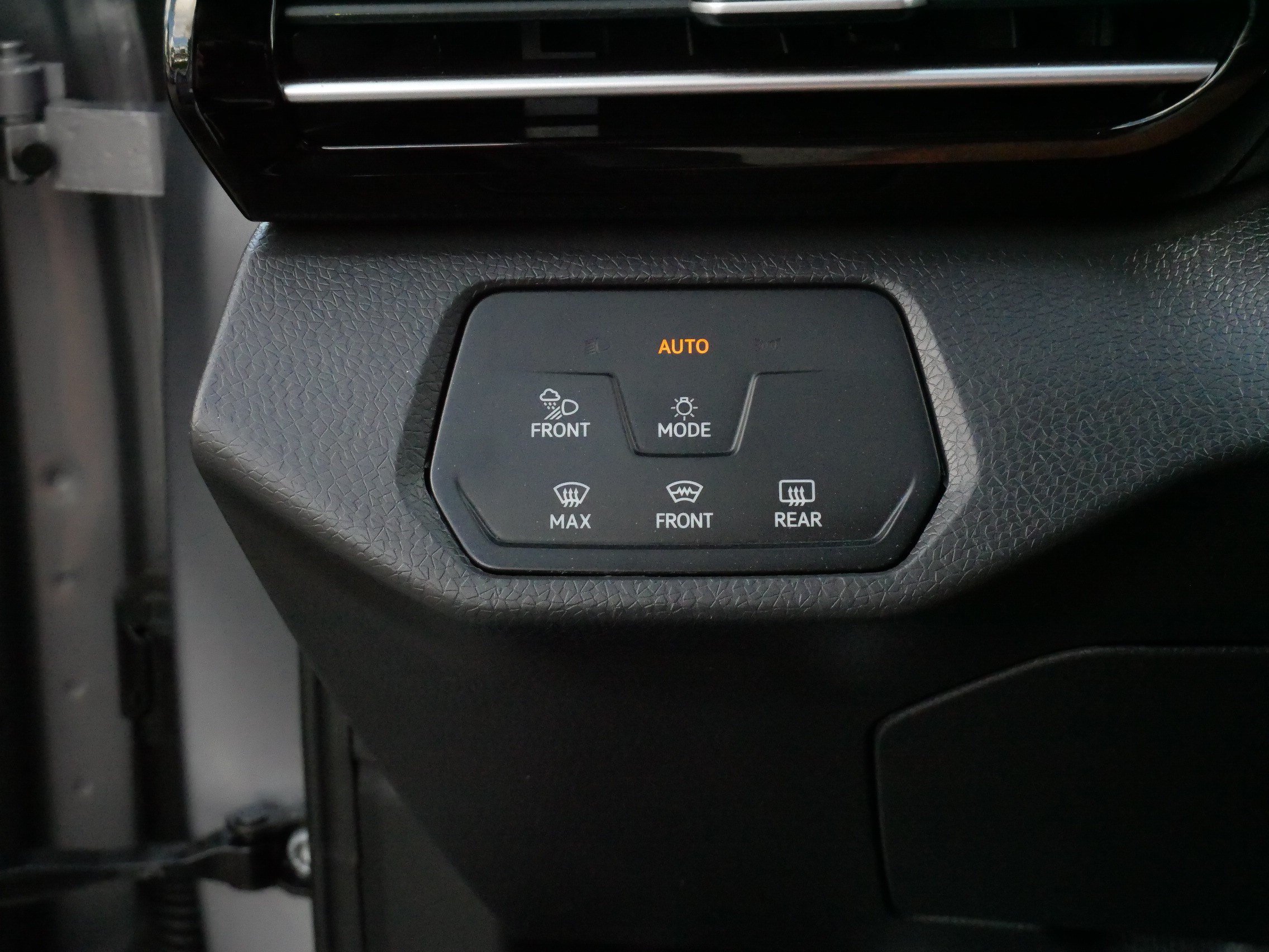 Certified 2025 Volkswagen ID.4 Pro S AWD/4WD image 27