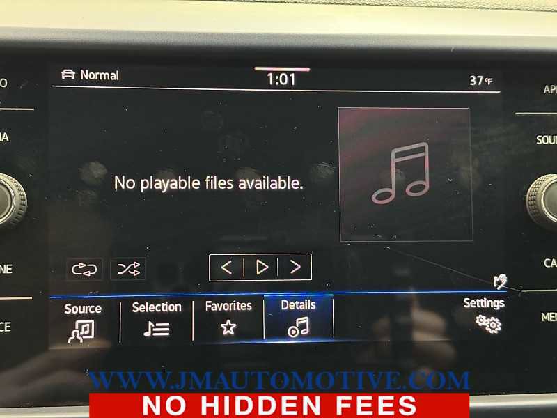 Used 2024 Volkswagen Taos SE w/ Black Wheel Plus Package image 23