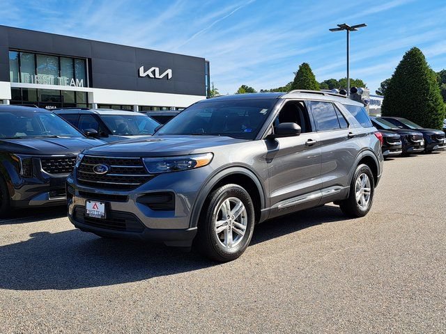 Used 2021 Ford Explorer XLT AWD/4WD image 2